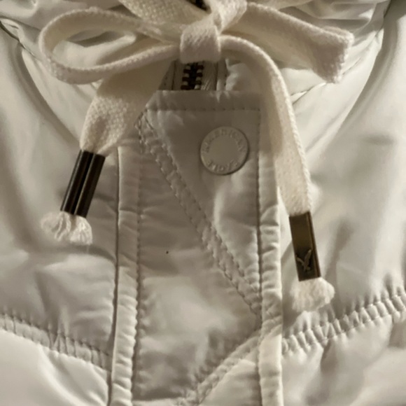 NWOT,, American  Eagle, not worn, no tag, winter white,  winter vest, - Picture 9 of 16
